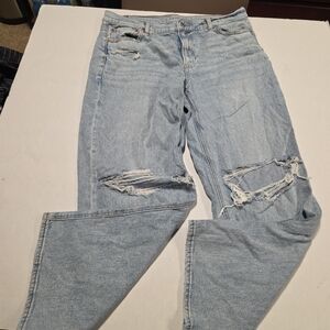American Eagle  Strigid  JEAN Women's size  14  Distressed Denim Pretty